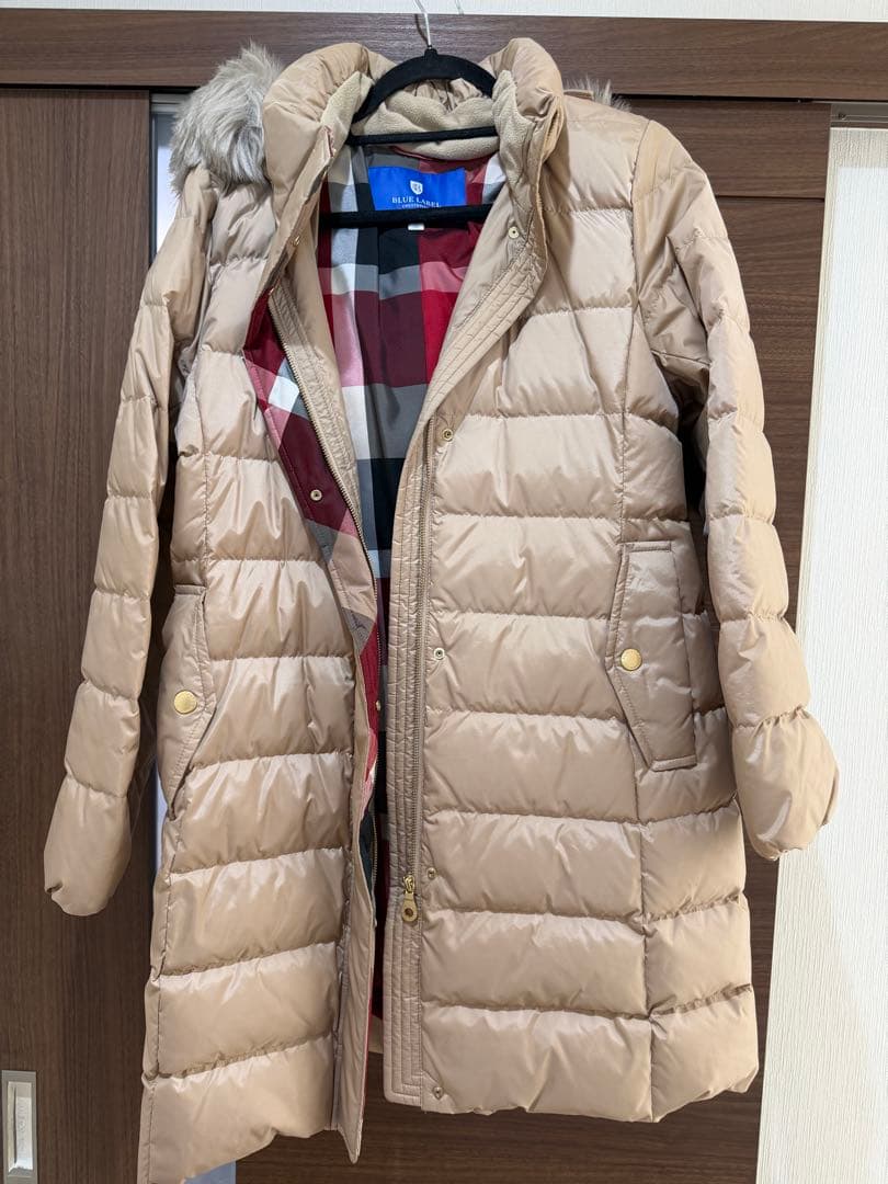 ブルーレーベルクレストブリッジ　フード付きロングダウンジャケット　ベージュ　40