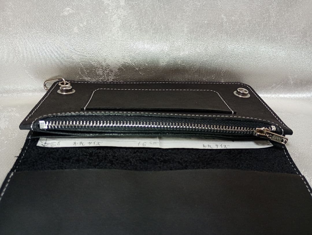 黒色　トラッカーウォレット　牛革　レザー　植物タンニン鞣し　三層二つ折り