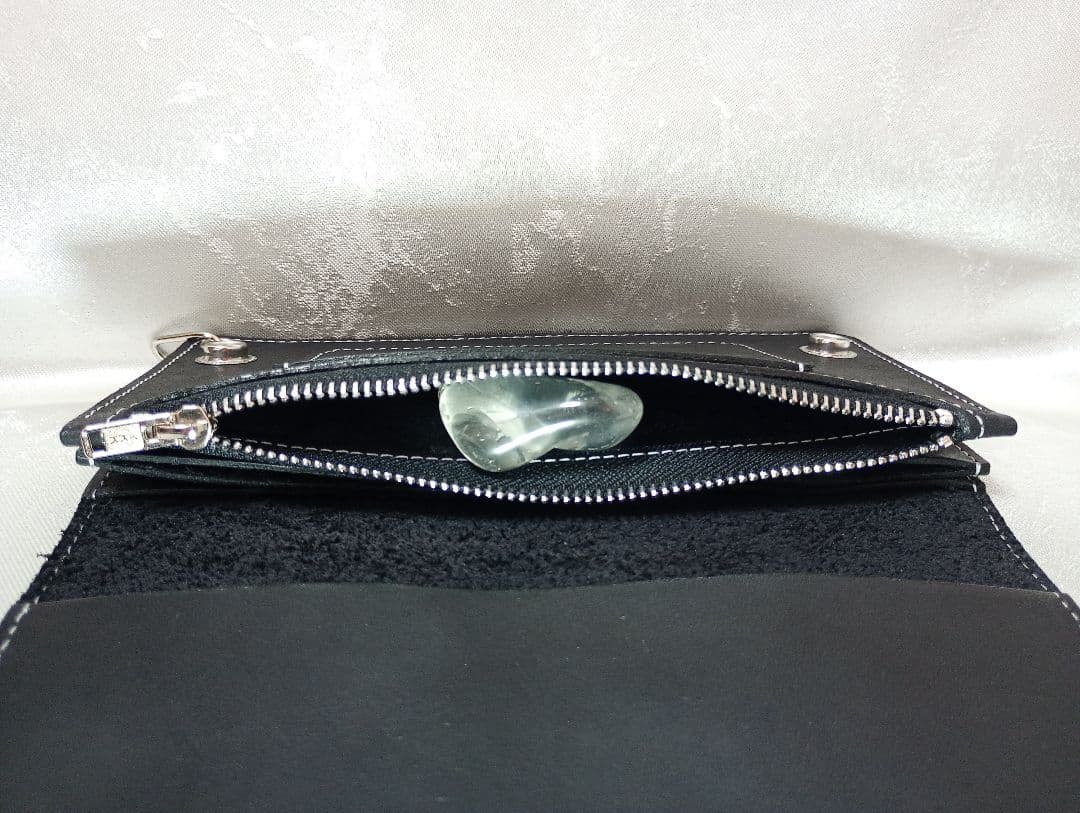 黒色　トラッカーウォレット　牛革　レザー　植物タンニン鞣し　三層二つ折り