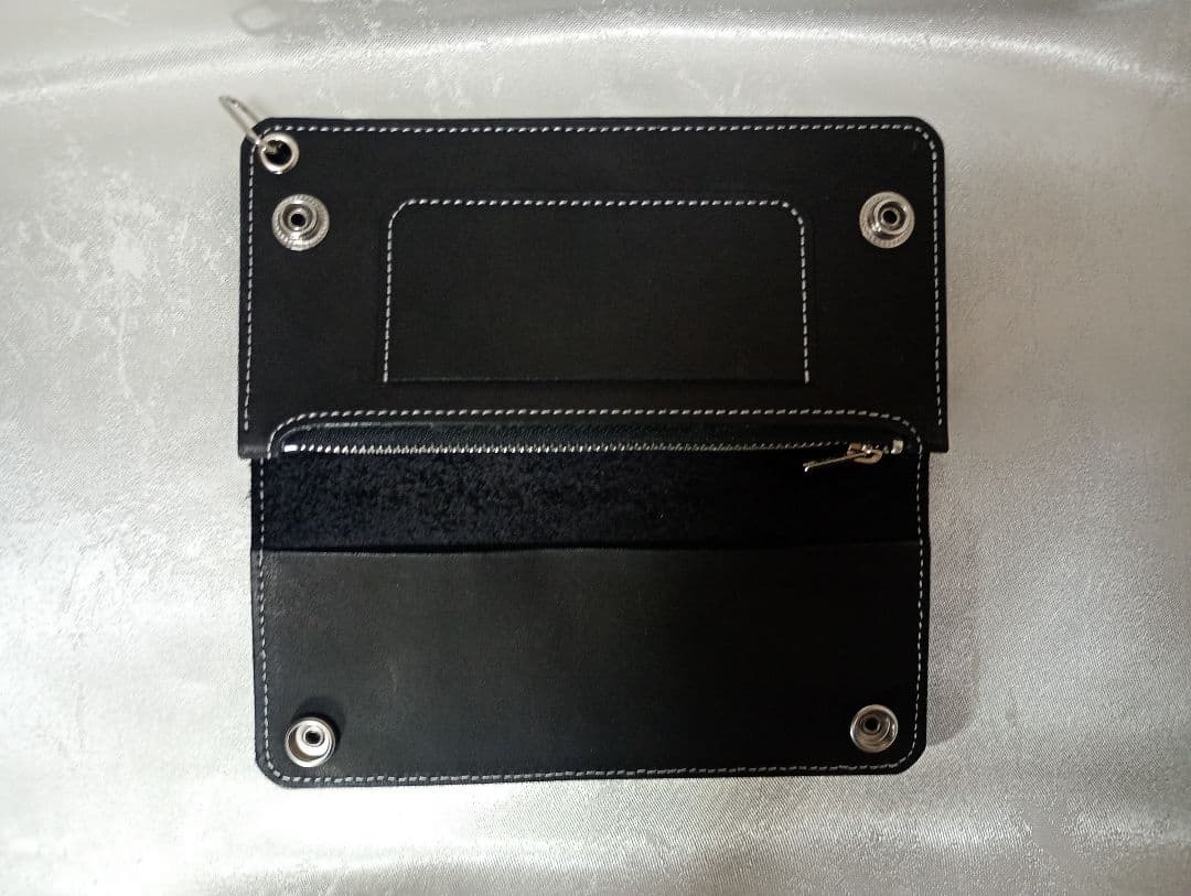 黒色　トラッカーウォレット　牛革　レザー　植物タンニン鞣し　三層二つ折り