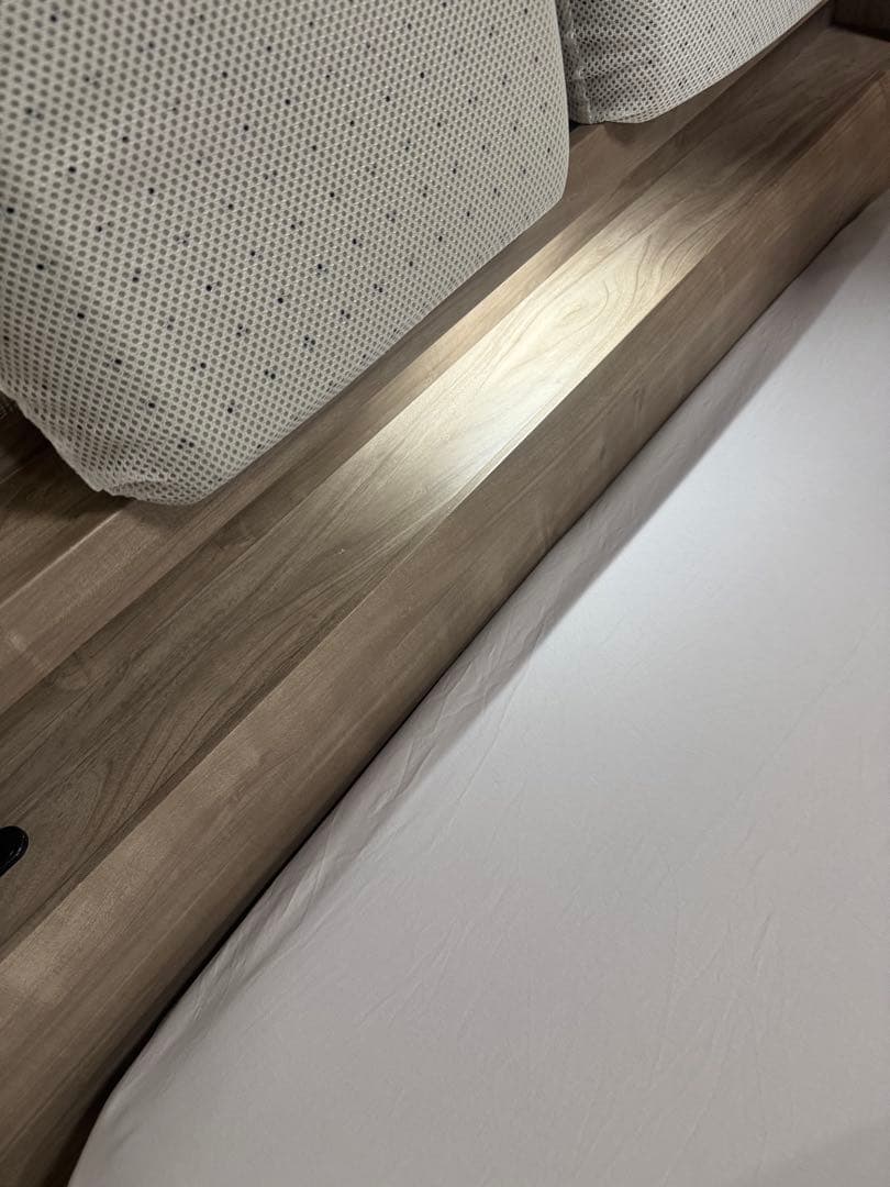 ダブルベッド 木製ヘッドボード　RASIK風　売れ残りのため価格変更