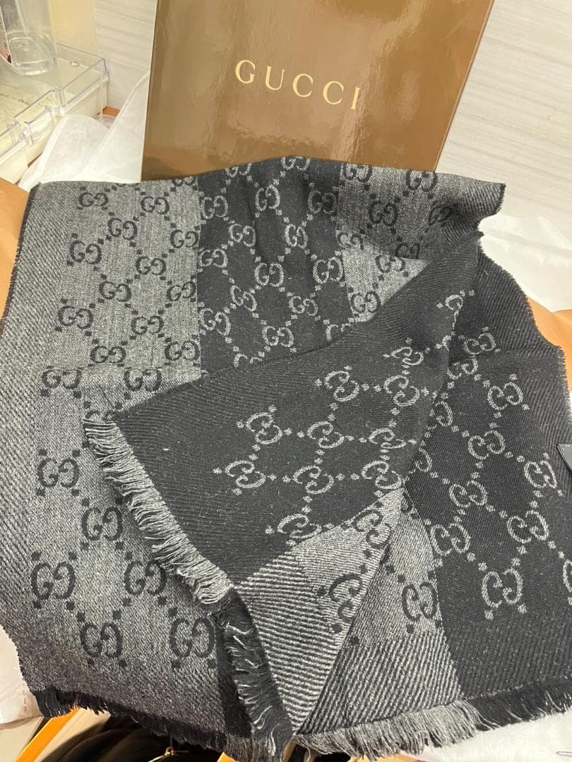 ★未使用品★GUCCIグッチ　マフラー　ストール　ＧＧ柄ロゴ　ブラック×グレー