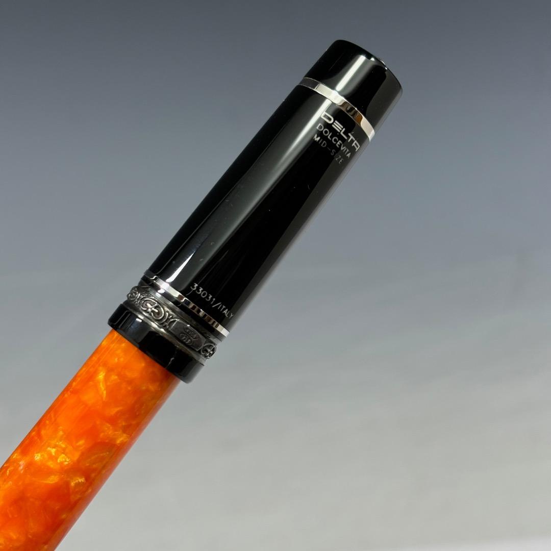 状態良【デルタ本物】万年筆/ドルチェヴィータ/ペン先K14/ブラック×オレンジ