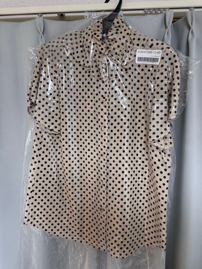 【LOULOU WILLOUGHBY】デシンドットフレアスリーブブラウス