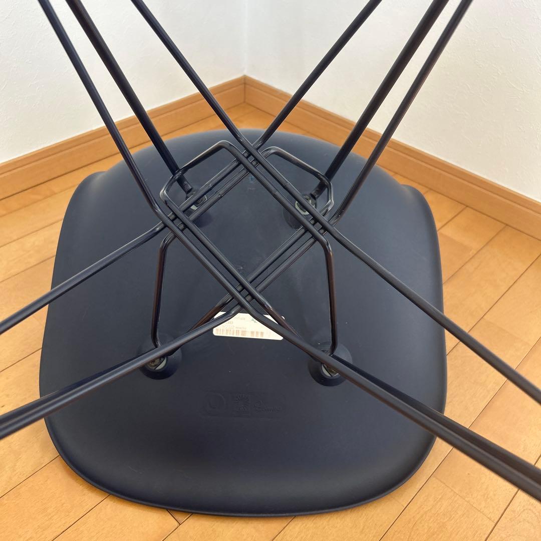 ネイビー エッフェルベース チェア