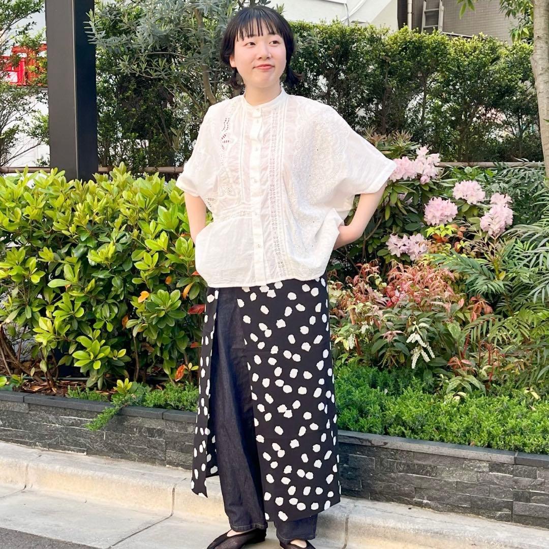 △カットワーク刺繍 スクエアブラウス　yuni