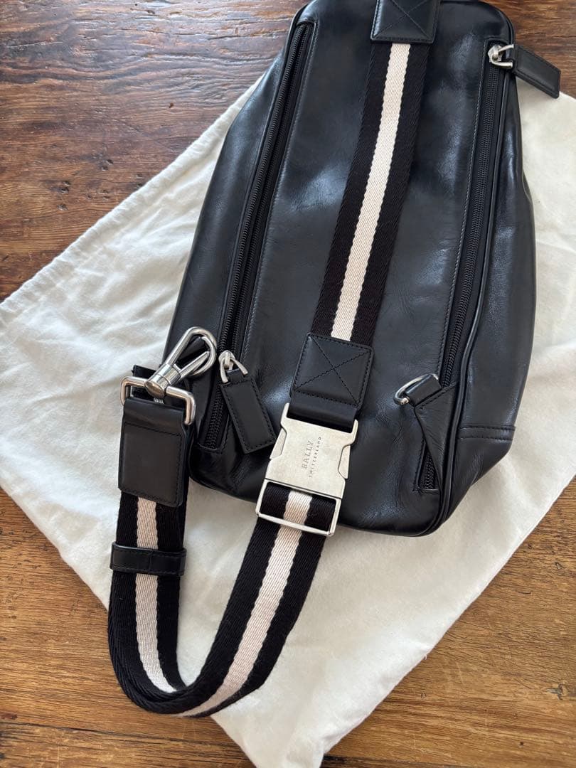 BALLY バリー レザー ボディバッグ／スリングバッグ ブラック 保存袋付き