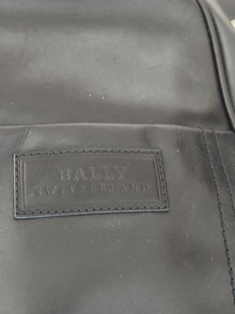 BALLY バリー レザー ボディバッグ／スリングバッグ ブラック 保存袋付き