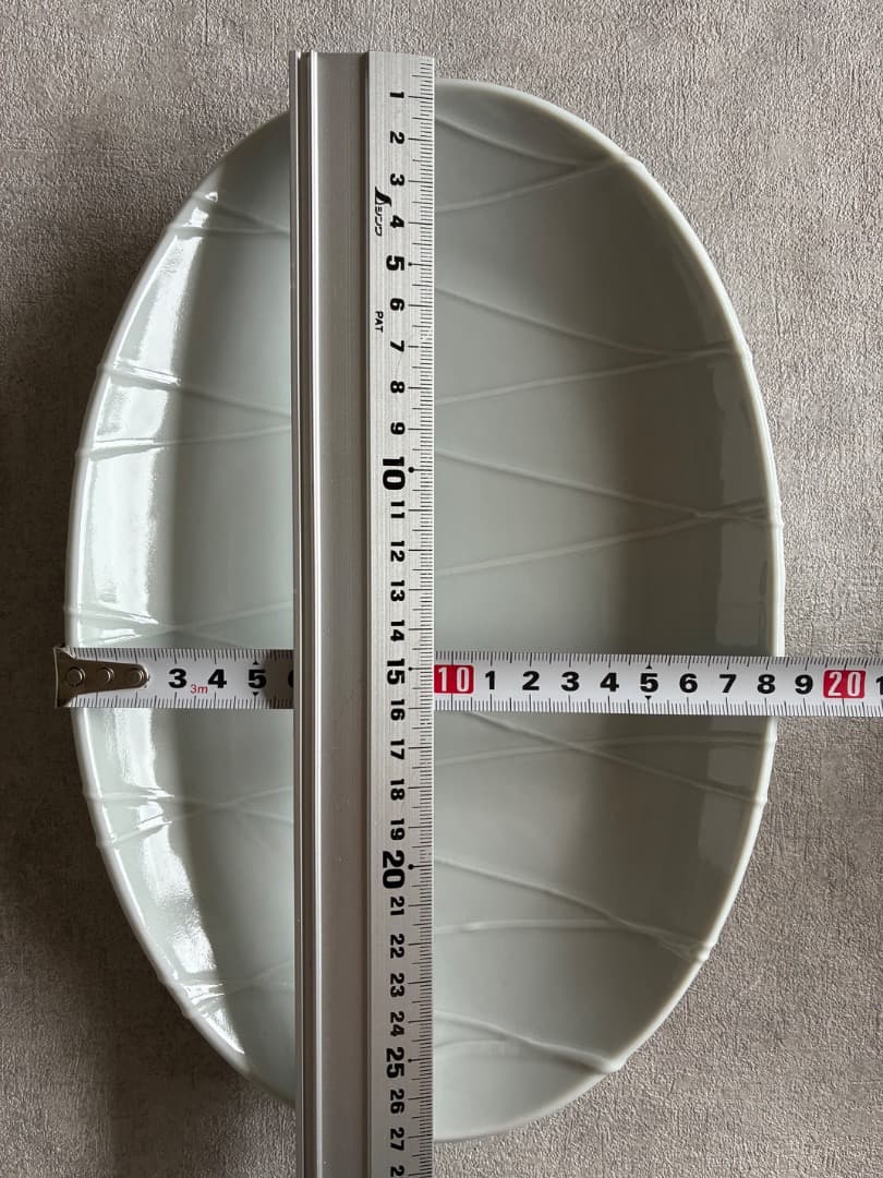イッチン 楕円皿 長径27cm 作家もの 白磁