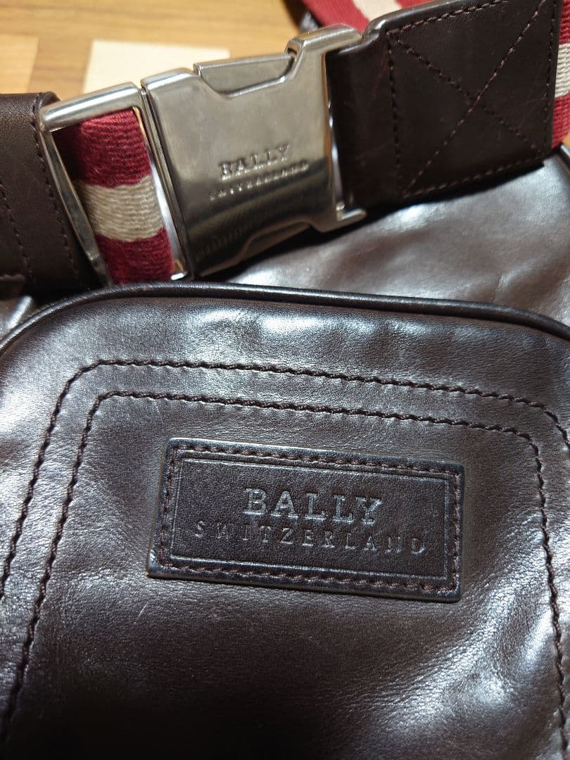 BALLY ダークブラウン ボディバッグ