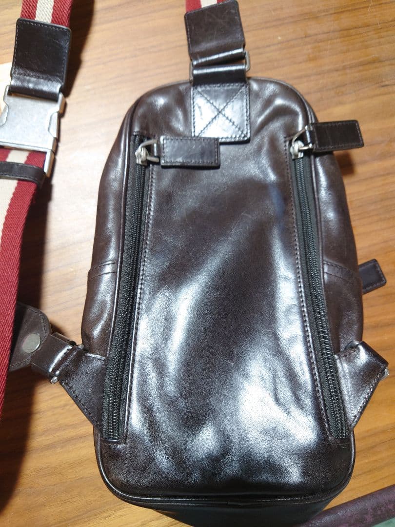 BALLY ダークブラウン ボディバッグ