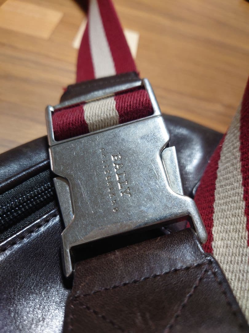 BALLY ダークブラウン ボディバッグ