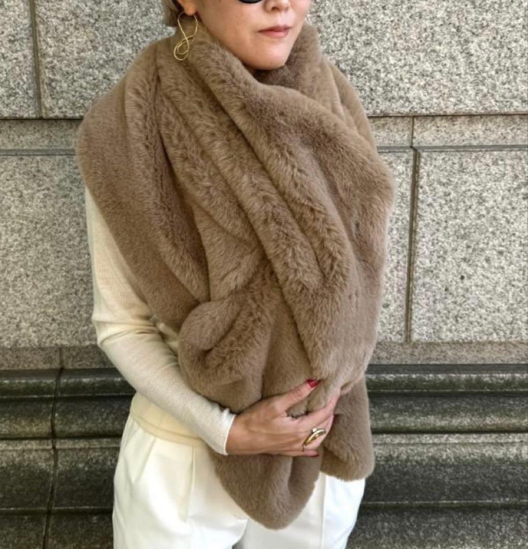 【値下げしました】 新品タグ付き　JENNE リッチボリュームファーケープ