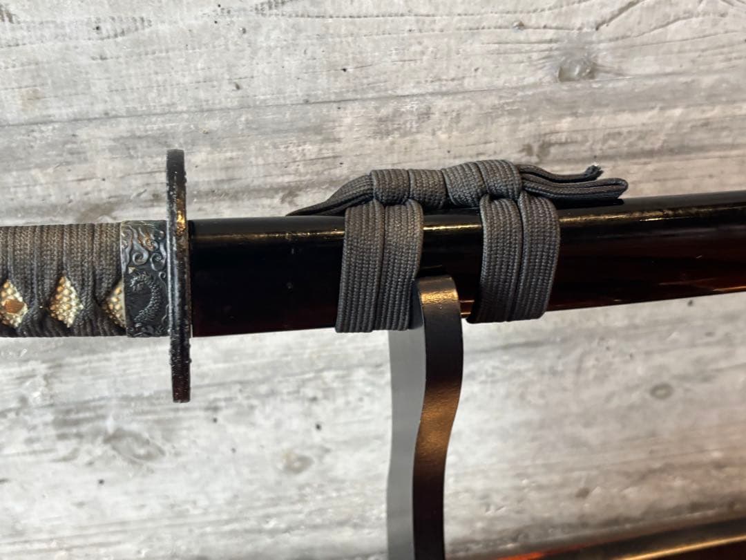 日本刀(模造刀)波紋あり 木製刀掛台付