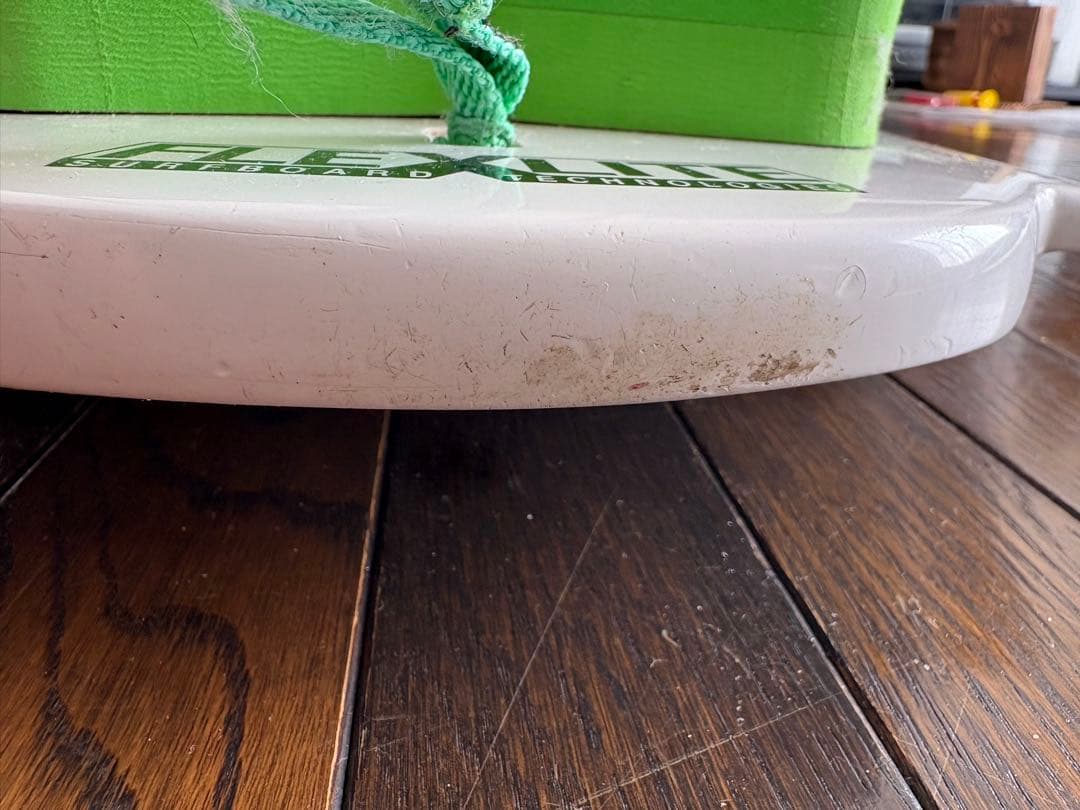 プレセボ タブレット5'8 フィン付き　※2本購入で1万円お値引き