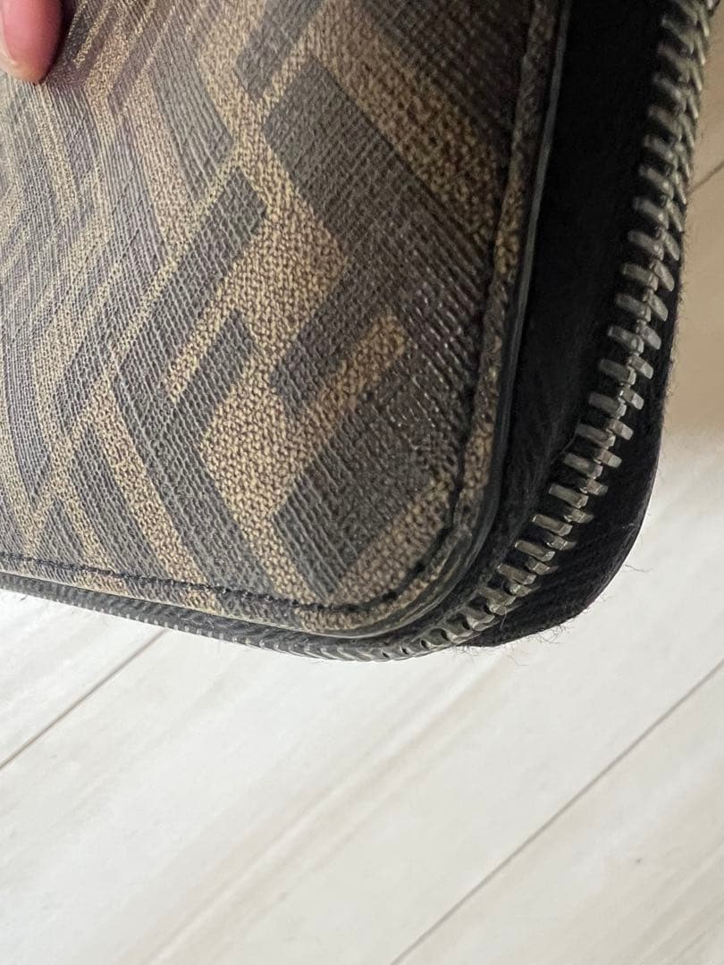 Fendi ジッパー式長財布 モノグラム柄