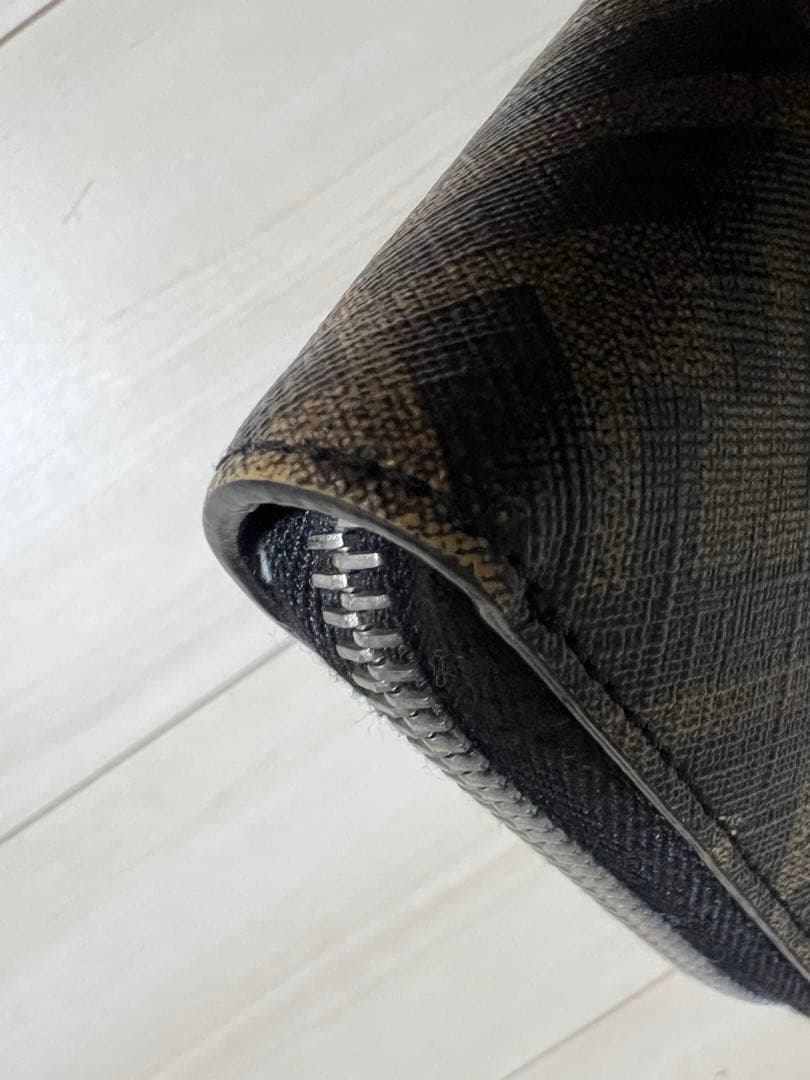 Fendi ジッパー式長財布 モノグラム柄