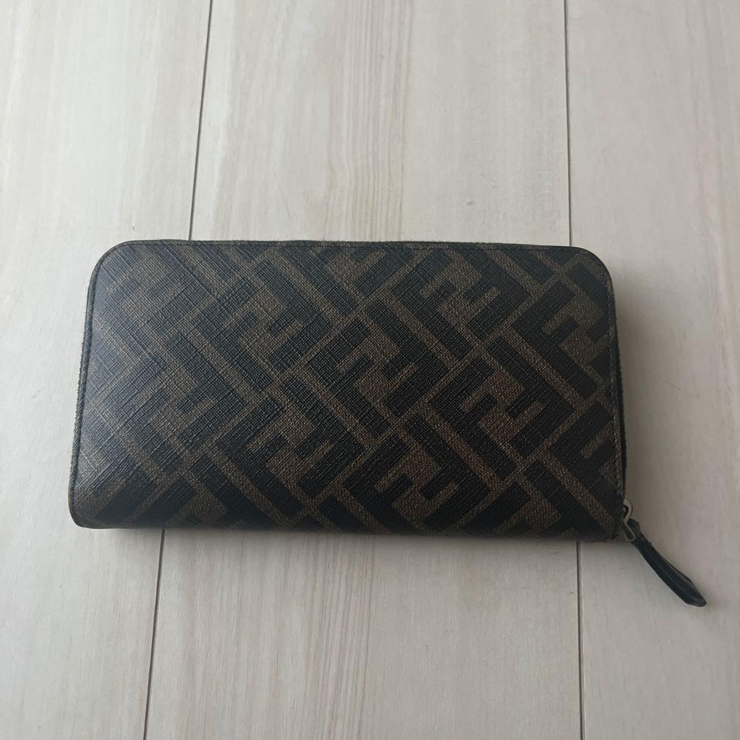 Fendi ジッパー式長財布 モノグラム柄