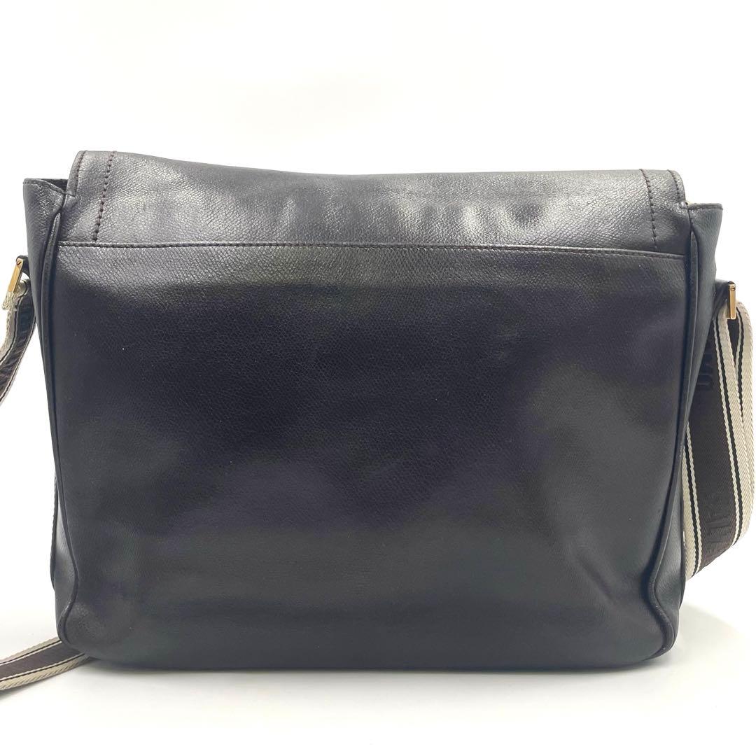 フェラガモ メッセンジャーバッグ レザー ダークブラウン ビジネス メンズ