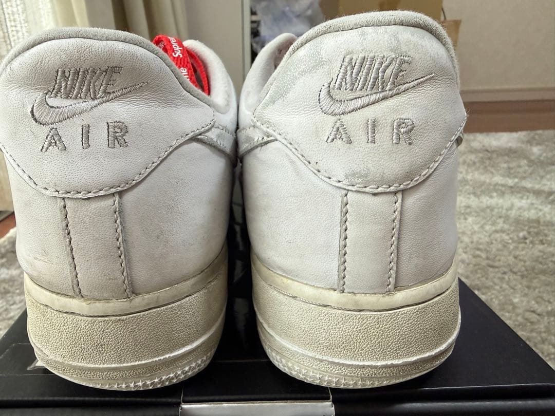 Nike Air Force 1 × supreme ホワイト
