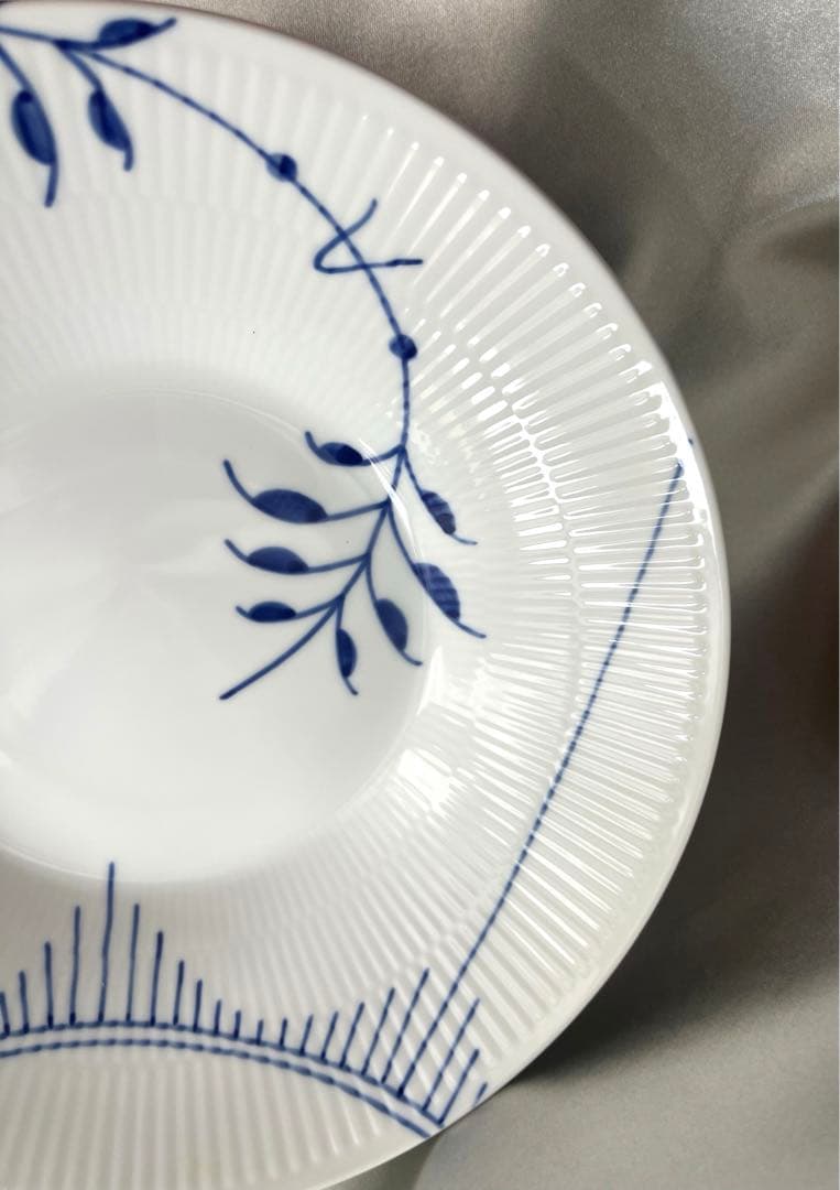 【未使用】ロイヤルコペンハーゲン　ブルーフルーテッド　メガ　深皿24㎝