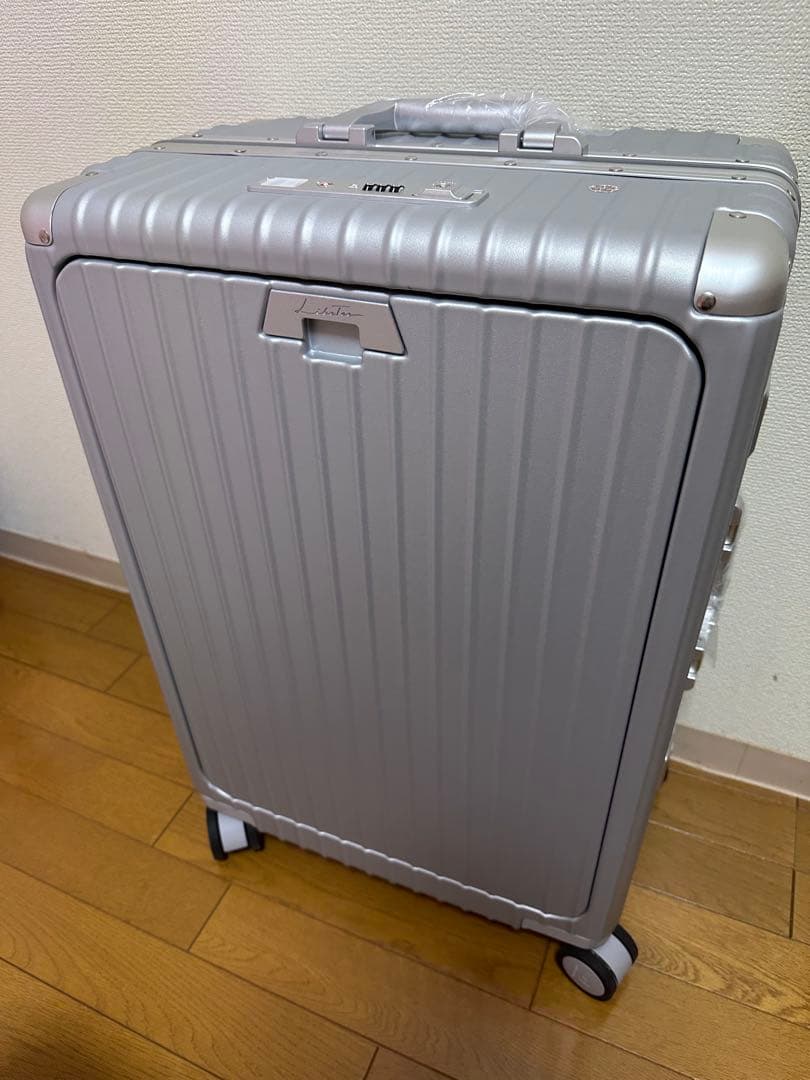 新品未使用 リベティ キャリーケース Mサイズ マットシルバー