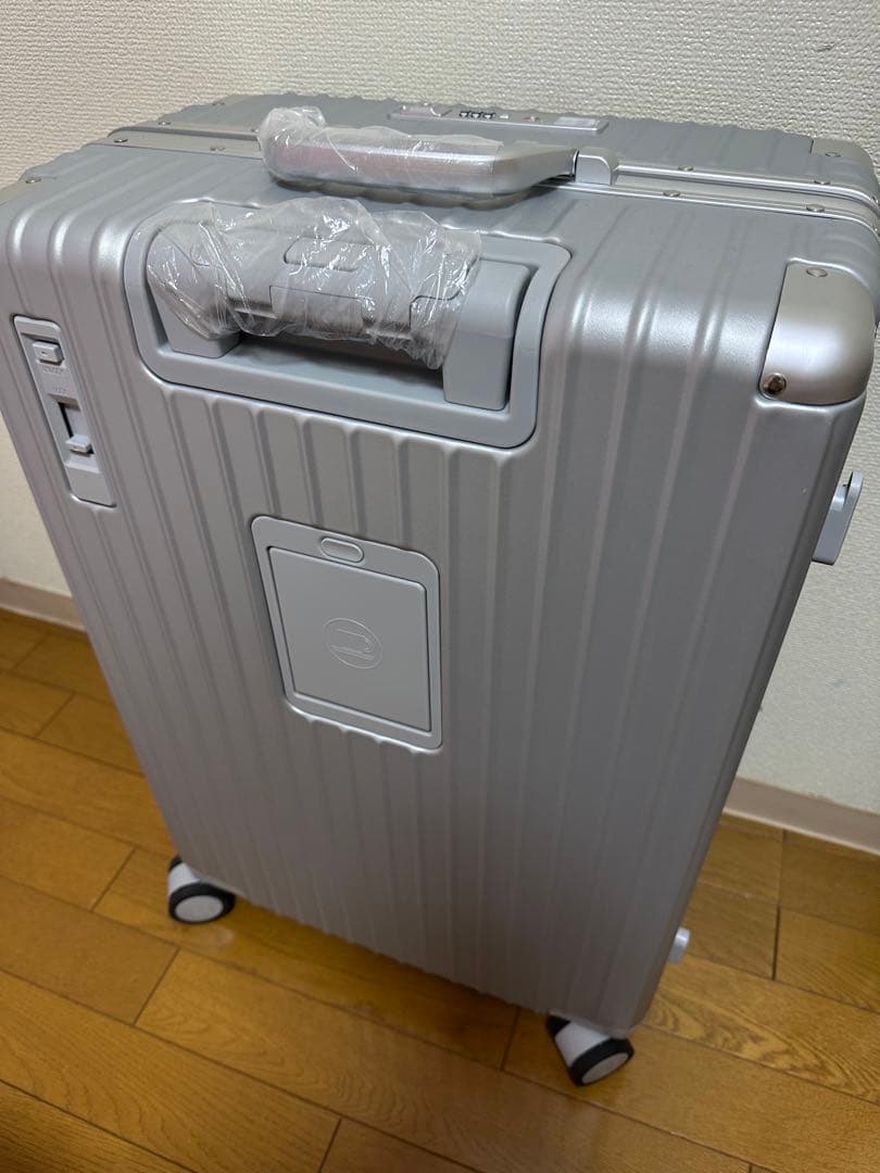 新品未使用 リベティ キャリーケース Mサイズ マットシルバー