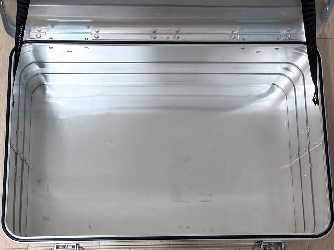 Wanderout / Universal Box 47L アルミコンテナ