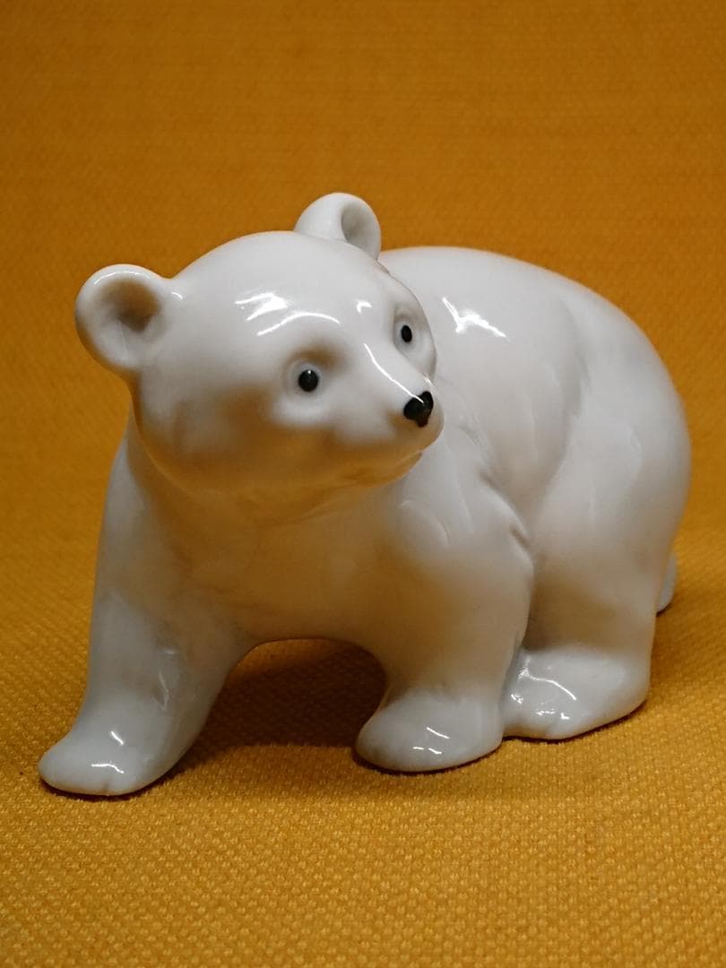 【美品】ビンテージ　熊　白熊　陶器　置物　インテリア　工芸品　美術品　A1256
