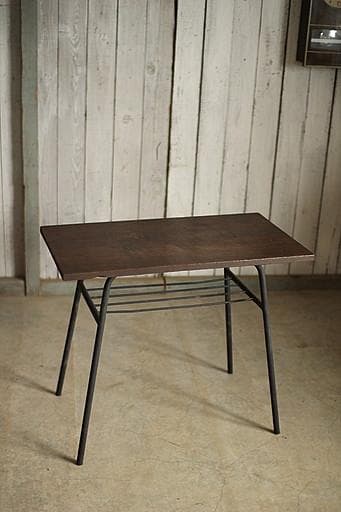 古い小ぶりな古い鉄脚と古材のテーブル　机　作業台　古家具　古道具