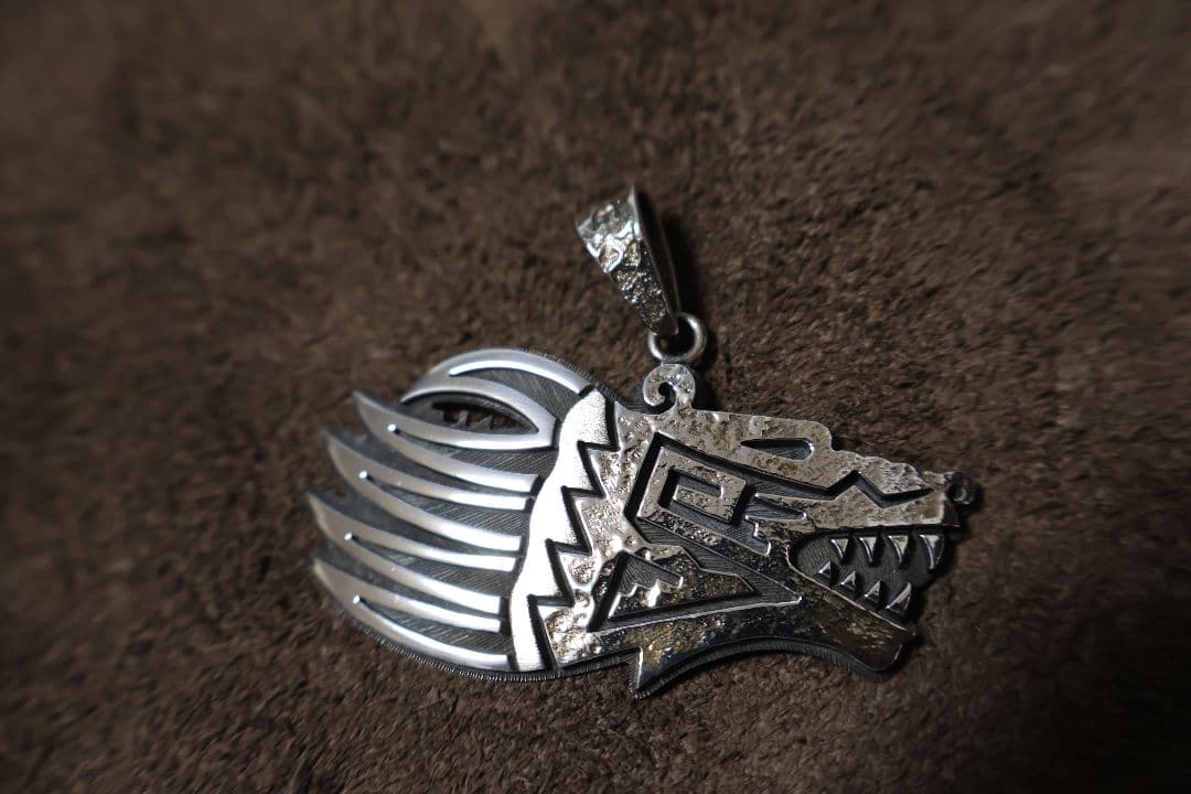 ホピ インディアンジュエリー ルーベン・ソウフキー ベアーペンダントトップ