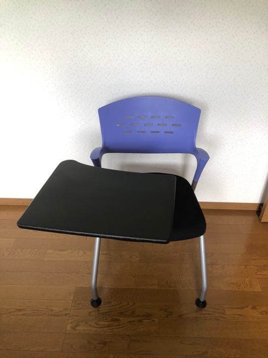 A3サイズの大きなテーブル付き椅子　送料込み