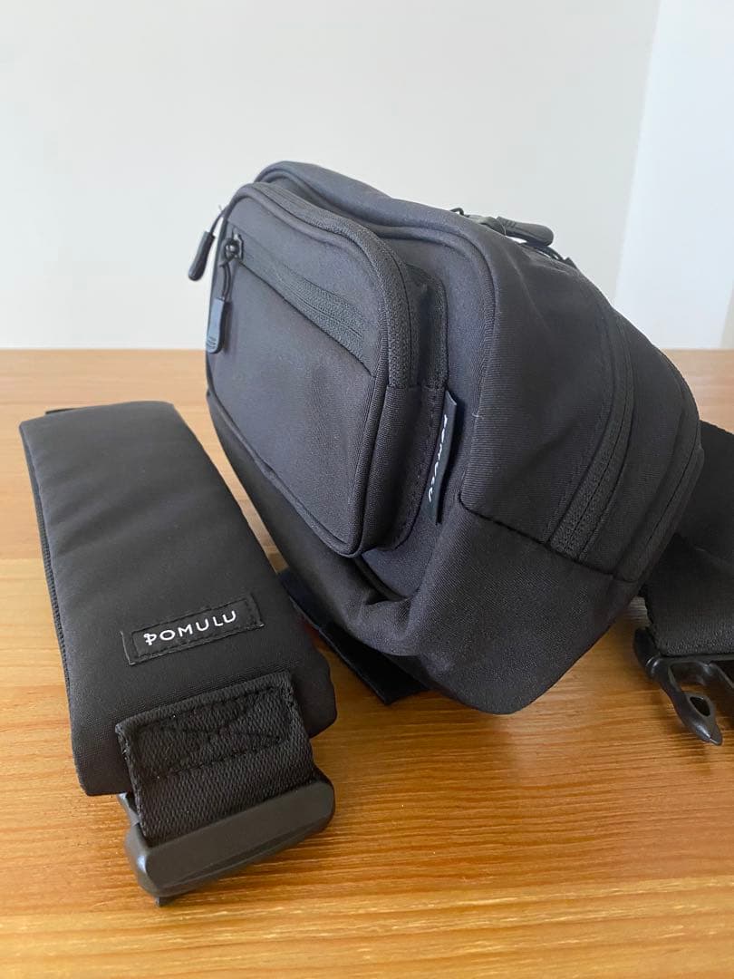 POMULU ポムル ヒップシート　ショルダーバッグ ブラック