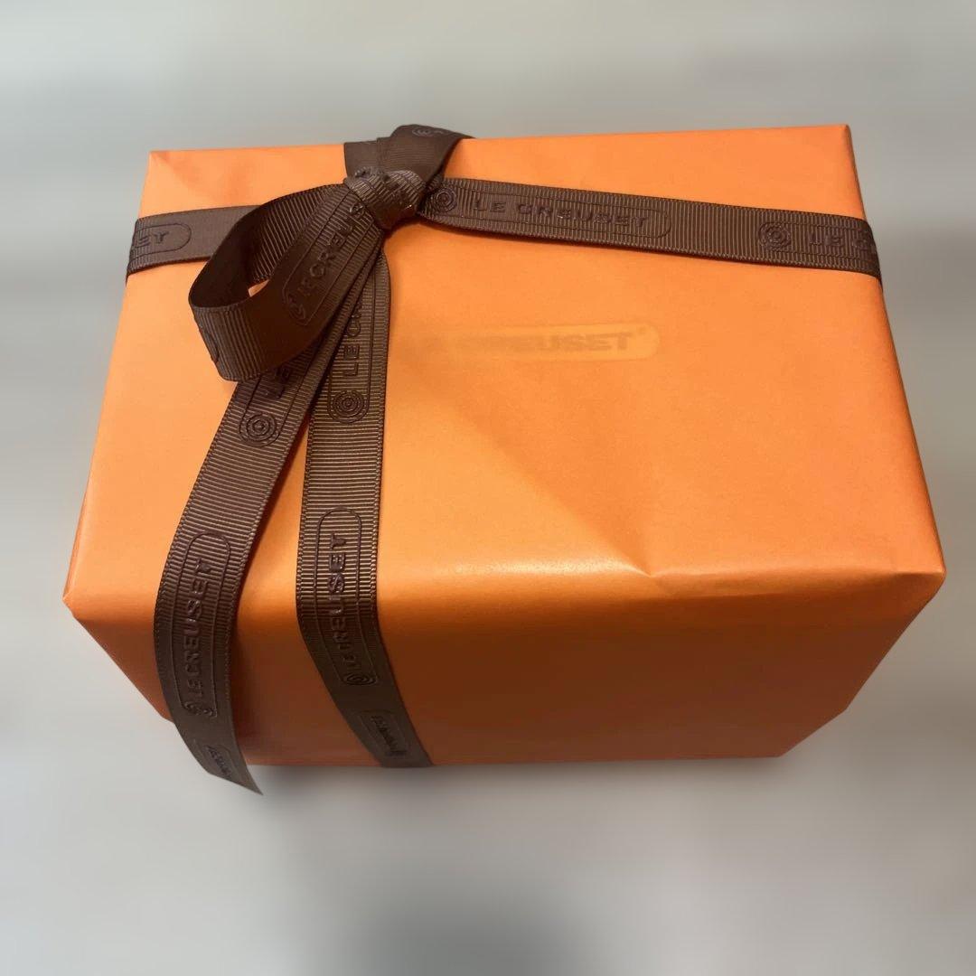 新品未開封　ル・クルーゼ　オーバルサービングボール　17cm 5個入りレインボー