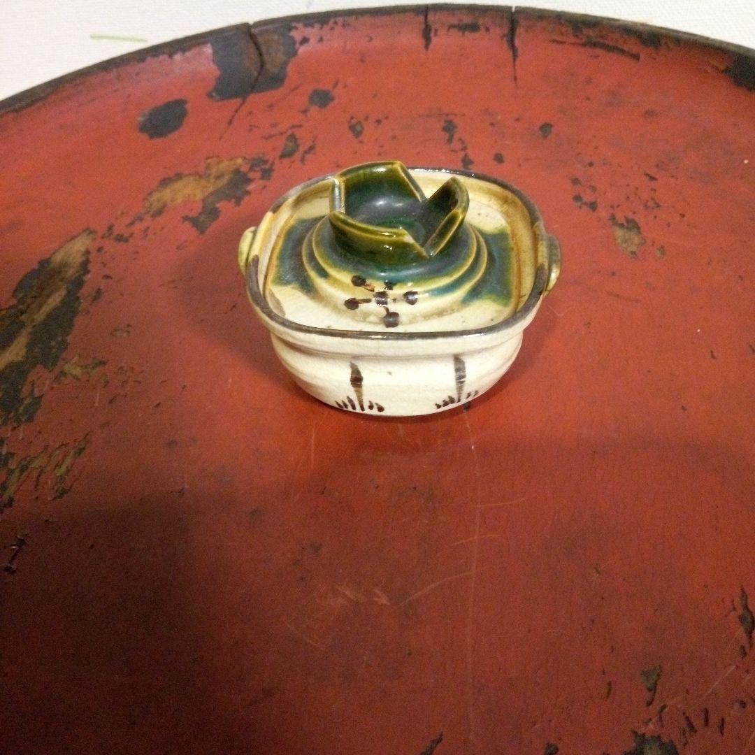 古い織部の香合