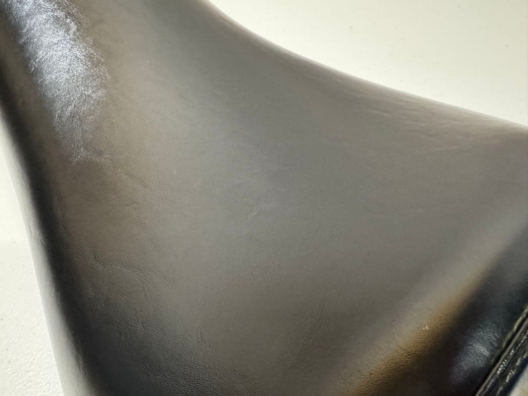 ラペラ　ソロシート　ベアボーンズ　スポーツスター　XL 883 04-