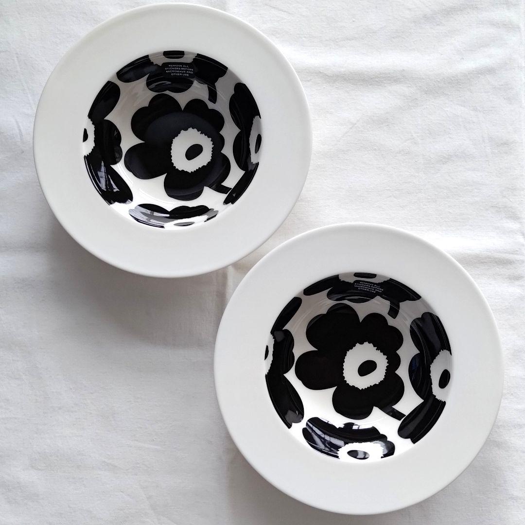 ウニッコ　20cm　ディーププレート　ブラック × ホワイト　深皿　２枚