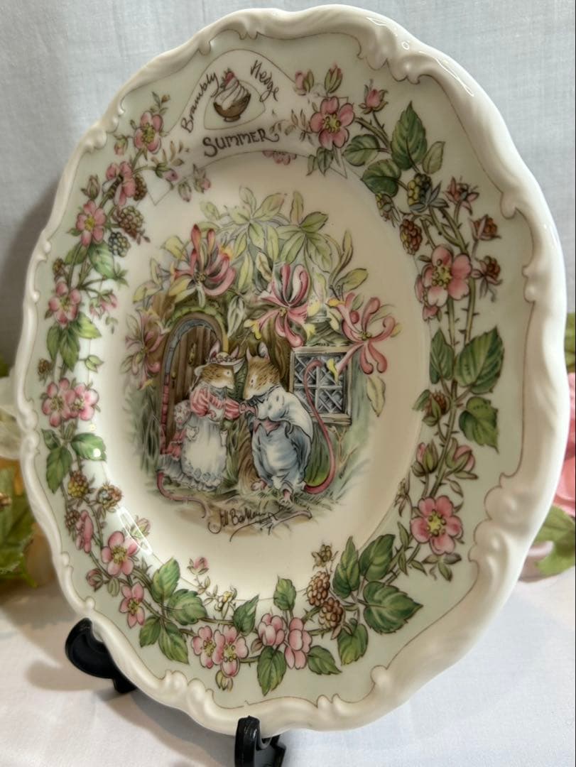 ロイヤルダルトン　ブランブリーヘッジ　サマープレート当時物ネームサイン入り