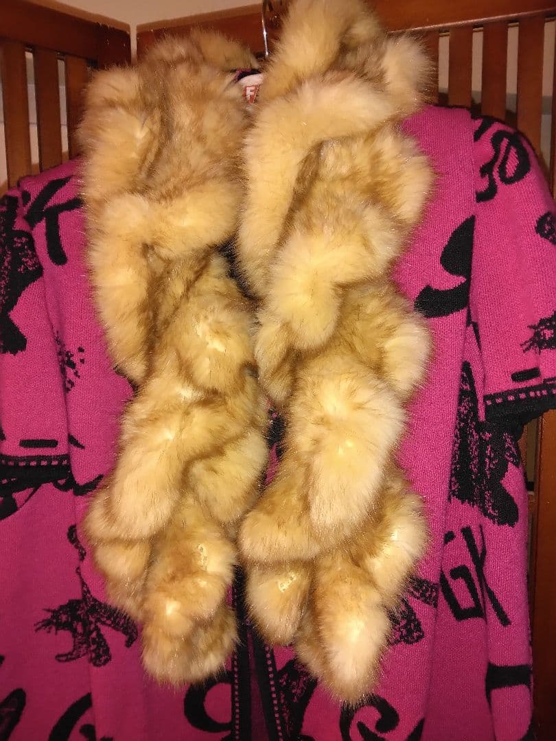 ロシアンセーブルマフラー、タグ付き、更に値下げしました、