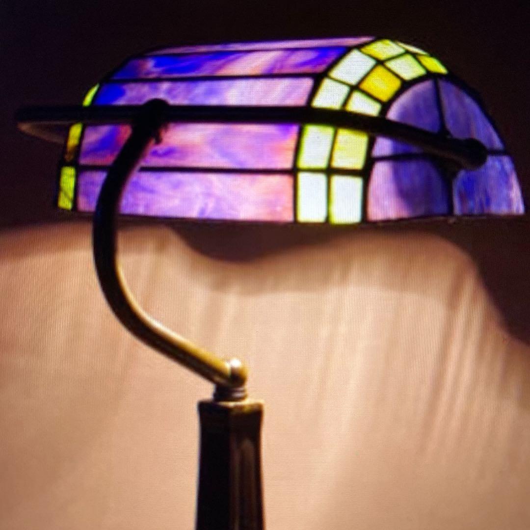 ステンドガラス　ランプ　ティファニー卓上ランプ
