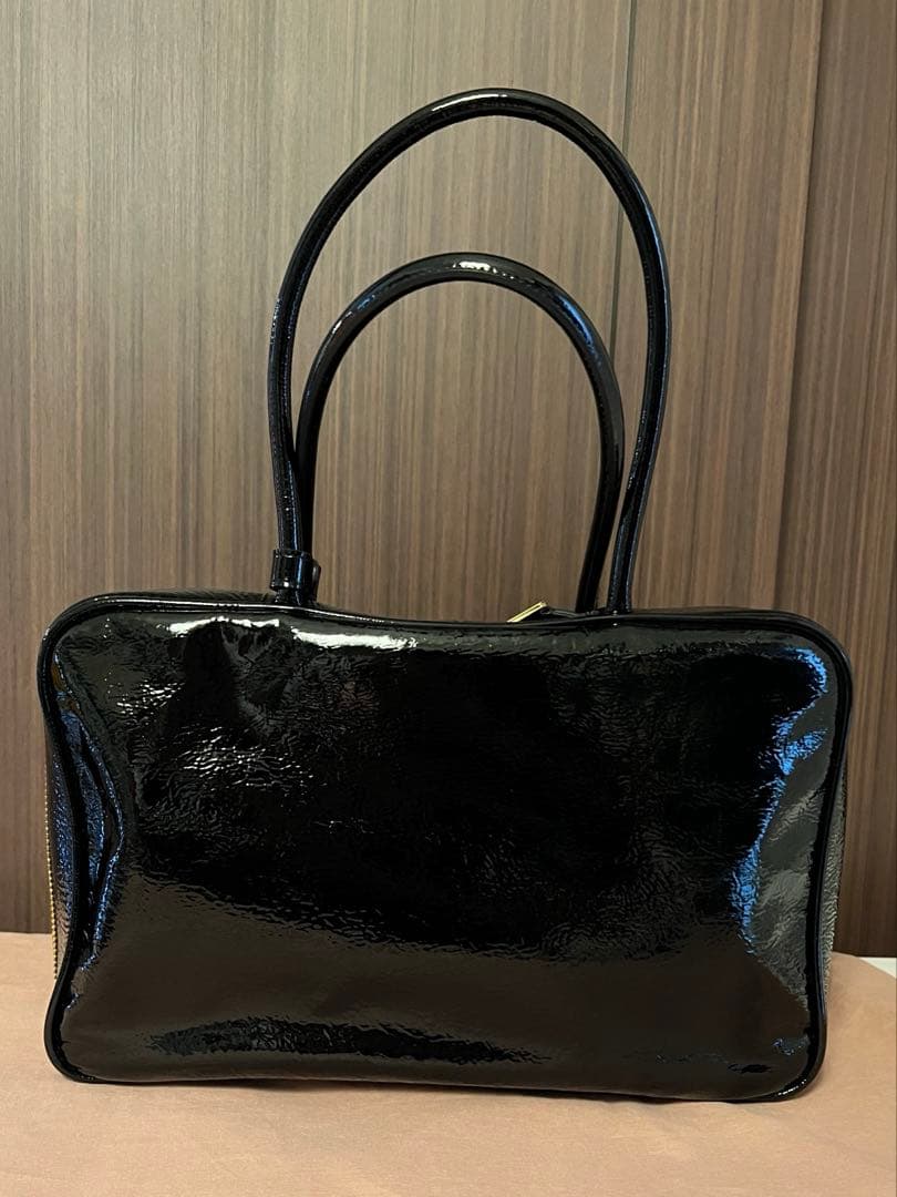 極美品miumiuミュウミュウ パテントボーバッグトップハンドルレアブラック