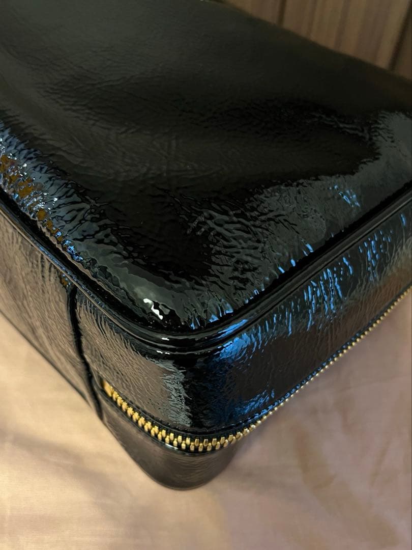 極美品miumiuミュウミュウ パテントボーバッグトップハンドルレアブラック