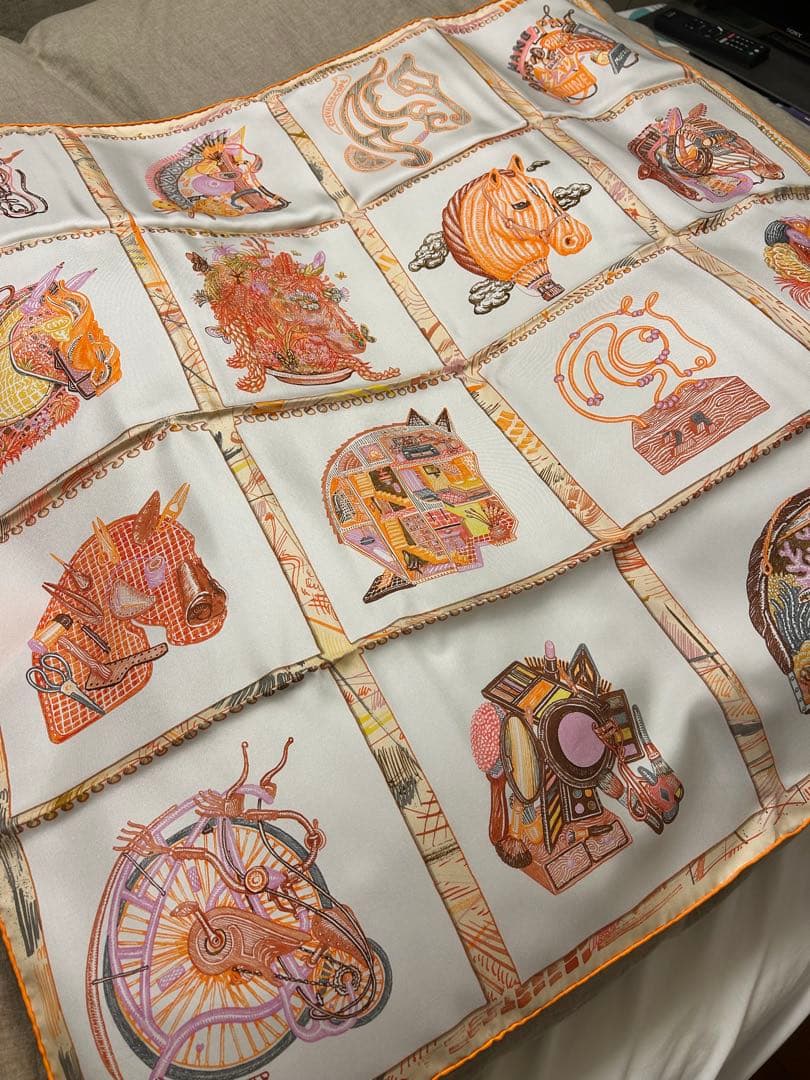 エルメススカーフ Chevaloscope シュヴァロスコープカレ90 オレンジ