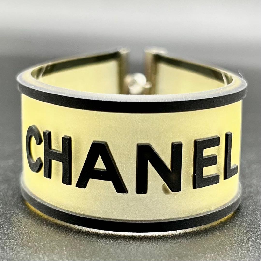 希少 CHANEL シャネル ラバーブレスレット ロゴ クローバー 立体デザイン