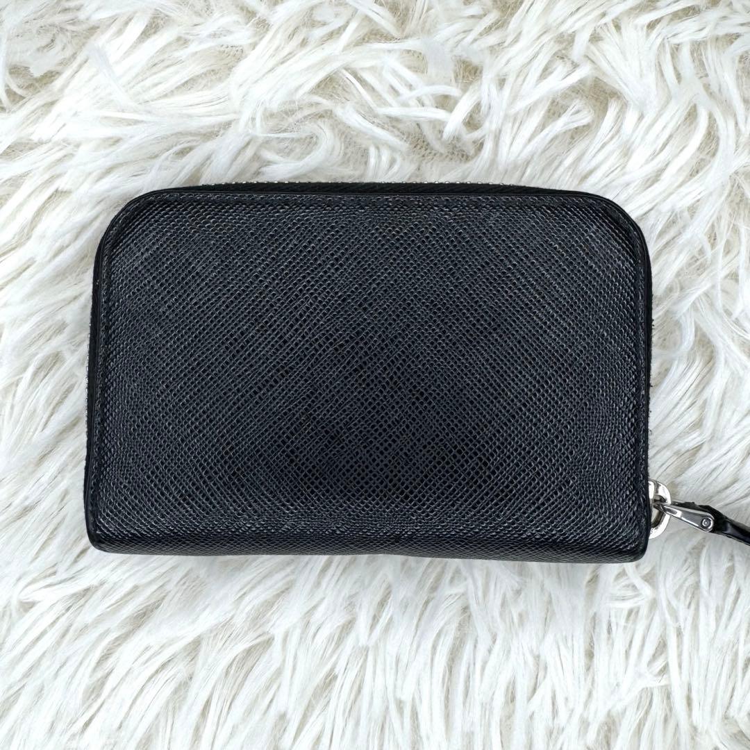 美品 現行 PRADA サフィアーノトライアングル ケースRFID搭載