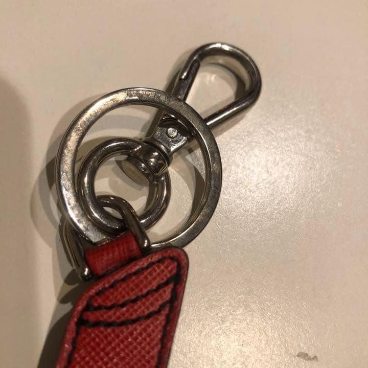 良品　プラダ☆キーホルダー キーリング　キーチャーム 口紅　リップ　モチーフ