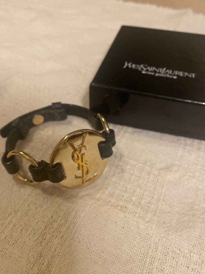 【美品】Yves Saint Laurent レザーブレスレット ゴールド