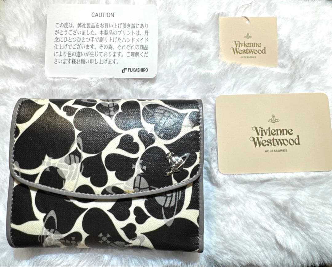 【希少廃盤】Vivienne Westwood 二つ折り財布ハート柄 新品未使用