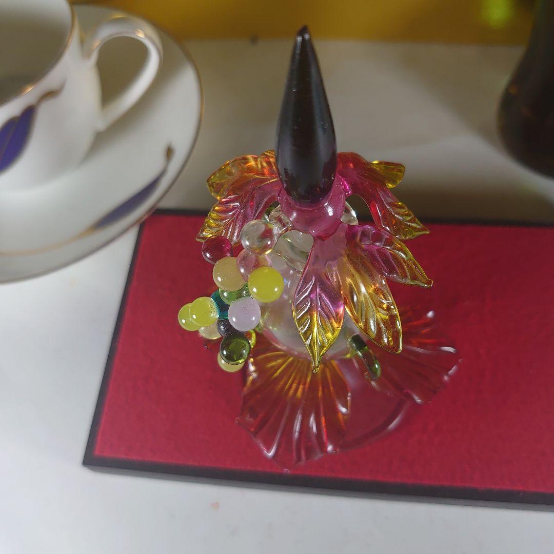 ガラス工芸品　香水瓶　木の実