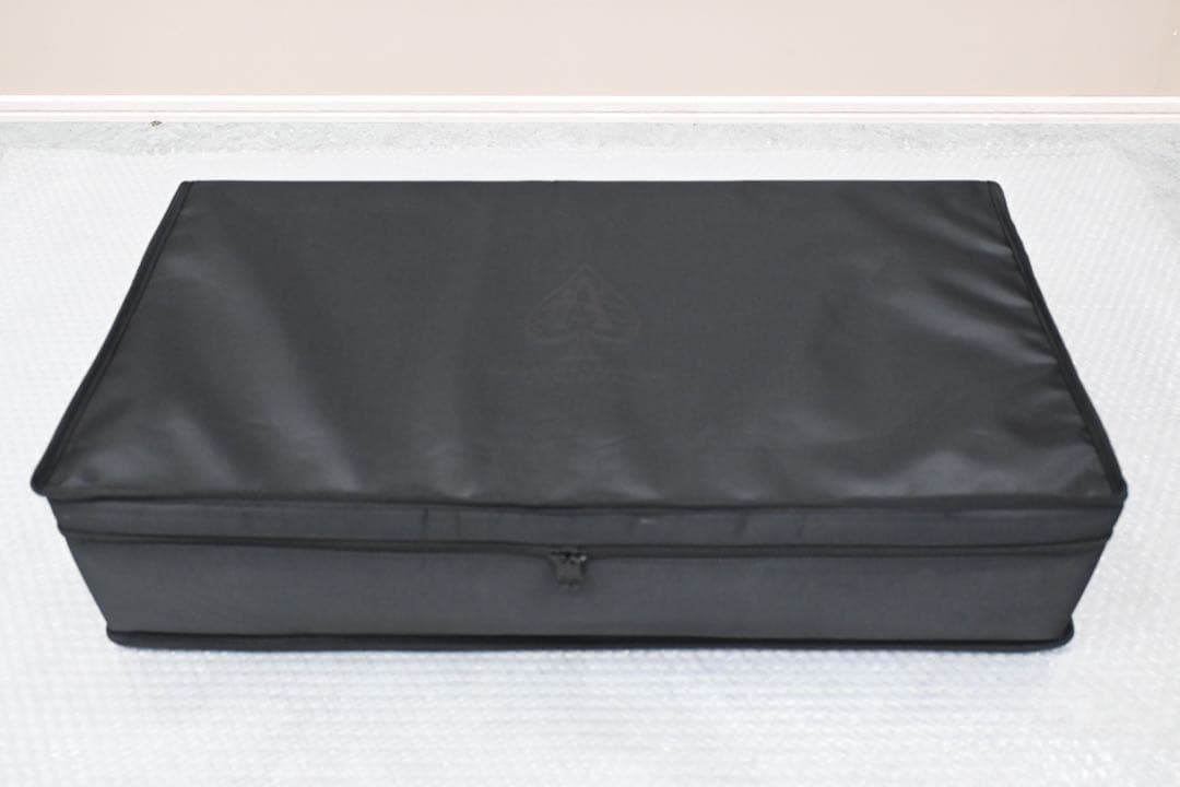 【極美品】 アルマンドアタッシュケース黒木製6本入り